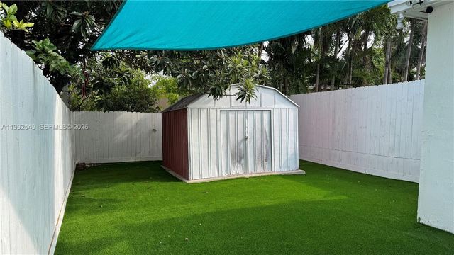 181 NE 121st St, North Miami, FL 33161