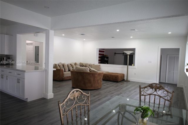 181 NE 121st St, North Miami, FL 33161