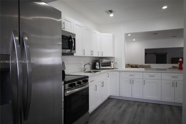 181 NE 121st St, North Miami, FL 33161