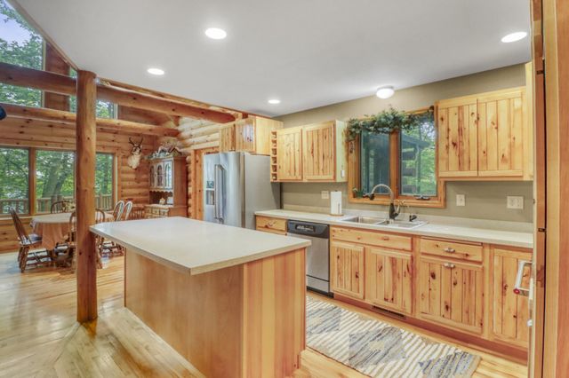 32360 SW Pickerel Lake Road, Detroit Lakes, MN 56501