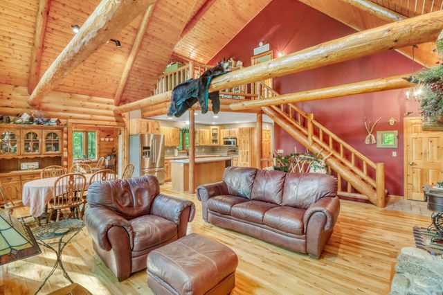 32360 SW Pickerel Lake Road, Detroit Lakes, MN 56501