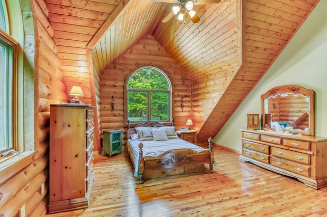 32360 SW Pickerel Lake Road, Detroit Lakes, MN 56501