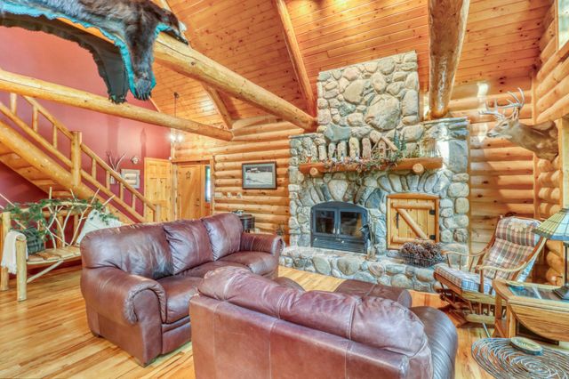 32360 SW Pickerel Lake Road, Detroit Lakes, MN 56501