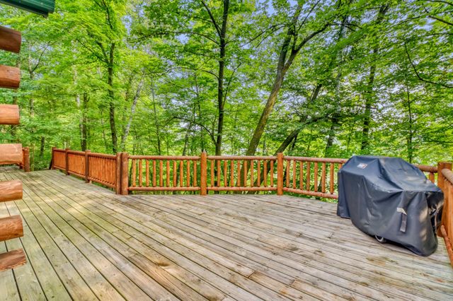 32360 SW Pickerel Lake Road, Detroit Lakes, MN 56501