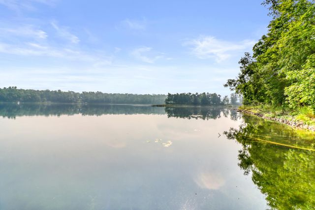 32360 SW Pickerel Lake Road, Detroit Lakes, MN 56501