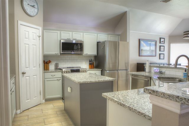 652 Chestnut Lane, Saginaw, TX 76179