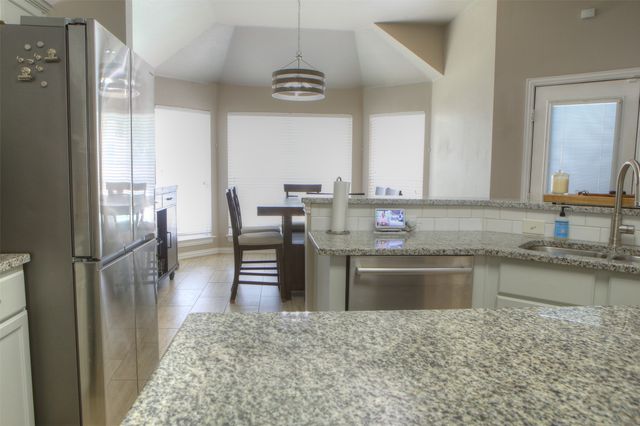 652 Chestnut Lane, Saginaw, TX 76179