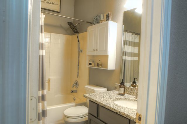 652 Chestnut Lane, Saginaw, TX 76179