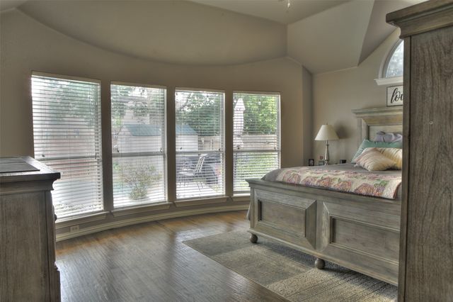 652 Chestnut Lane, Saginaw, TX 76179
