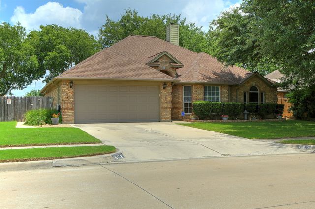 652 Chestnut Lane, Saginaw, TX 76179