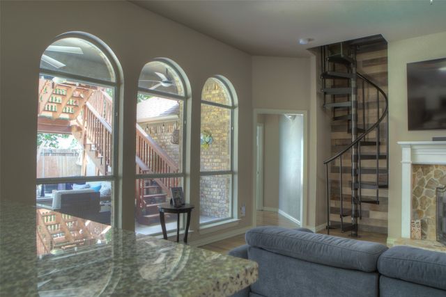 652 Chestnut Lane, Saginaw, TX 76179