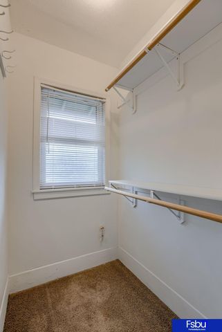 824 S 38 Street, Omaha, NE 68105