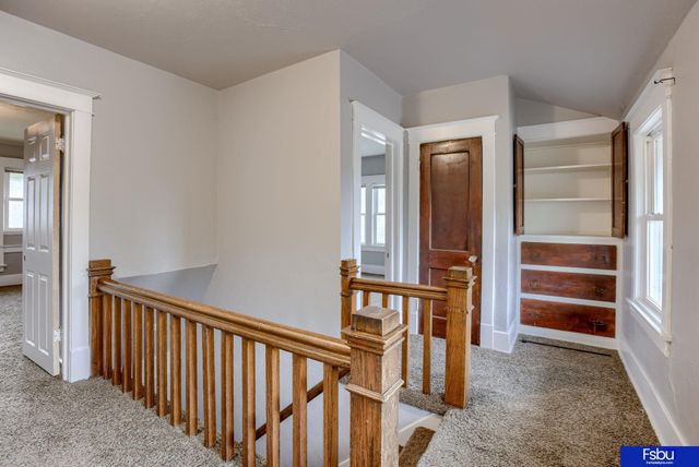 824 S 38 Street, Omaha, NE 68105