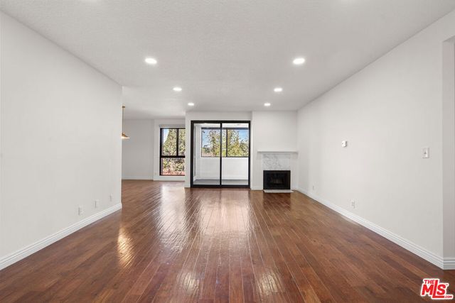 4477 Wilshire Boulevard 312, Los Angeles, CA 90010