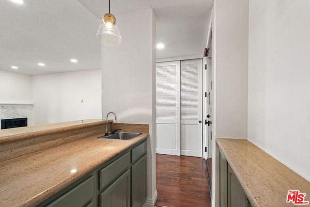 4477 Wilshire Boulevard 312, Los Angeles, CA 90010