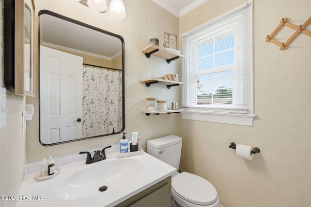 208 Avalon Lane, Greenville, NC 27858