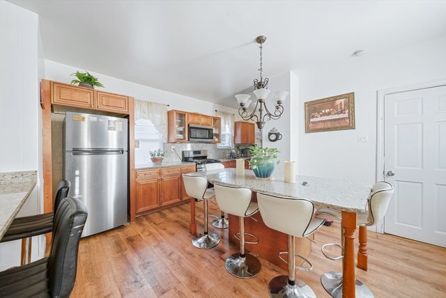 91 Farnham St, Lawrence, MA 01843