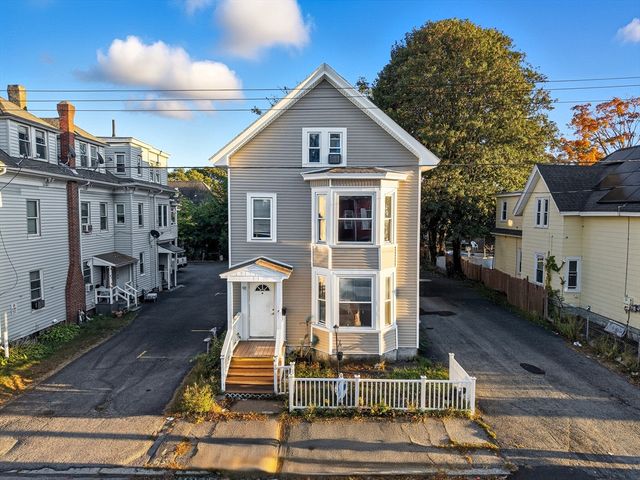 91 Farnham St, Lawrence, MA 01843