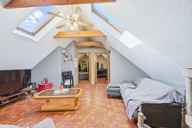 91 Farnham St, Lawrence, MA 01843