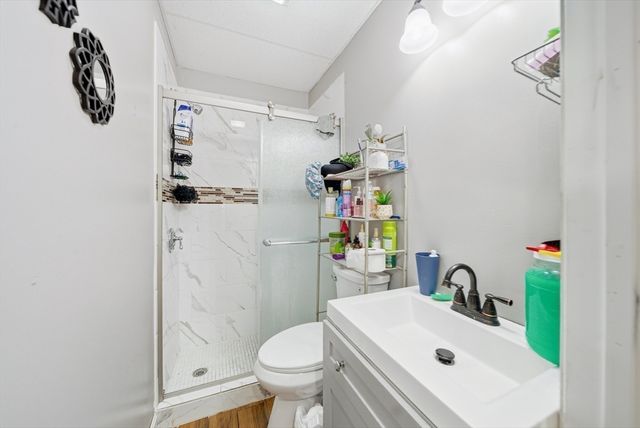 91 Farnham St, Lawrence, MA 01843