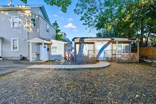 91 Farnham St, Lawrence, MA 01843