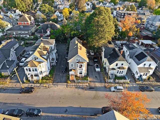 91 Farnham St, Lawrence, MA 01843