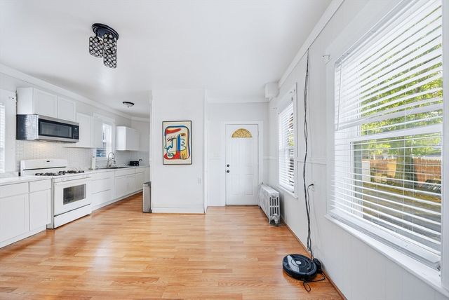 91 Farnham St, Lawrence, MA 01843