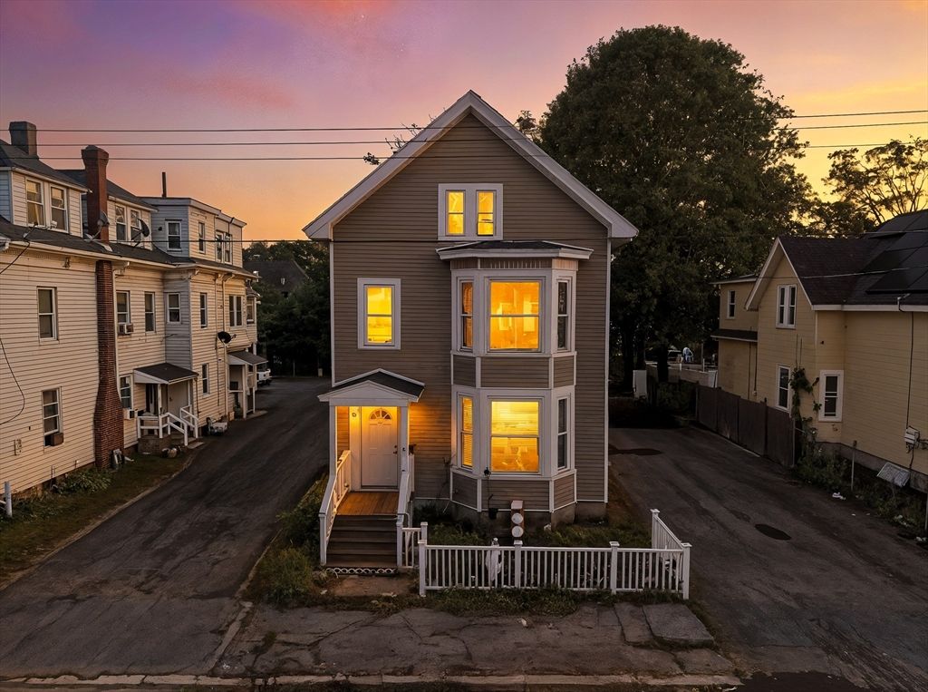 91 Farnham St, Lawrence, MA 01843