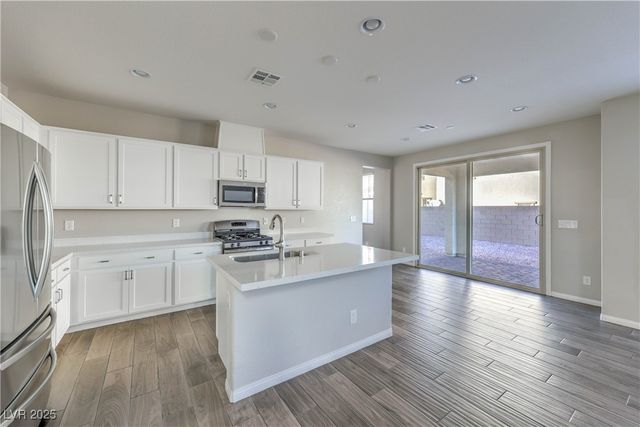 10260 Bark Pine Court, Las Vegas, NV 89166