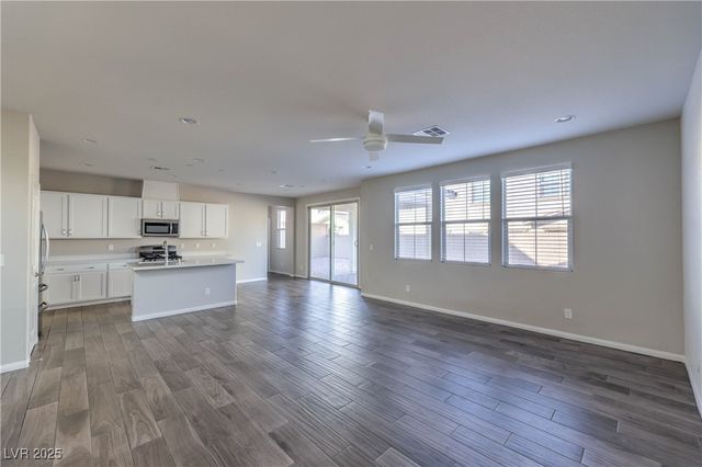 10260 Bark Pine Court, Las Vegas, NV 89166