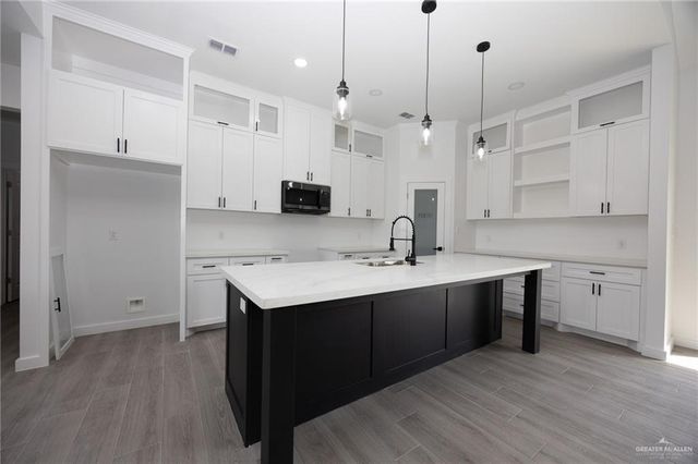 5569 Mile 9 N Road, Mercedes, TX 78570