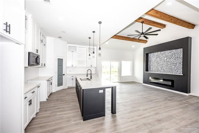 5569 Mile 9 N Road, Mercedes, TX 78570