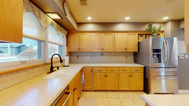 507 S I Oka Avenue, Mount Prospect, IL 60056