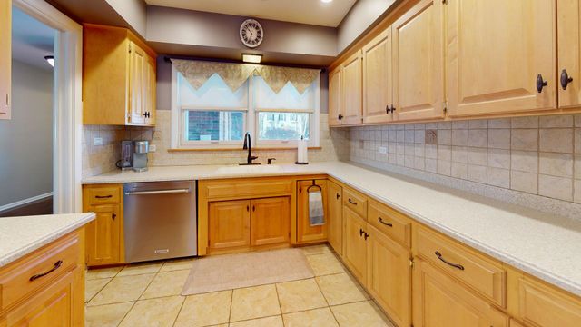 507 S I Oka Avenue, Mount Prospect, IL 60056