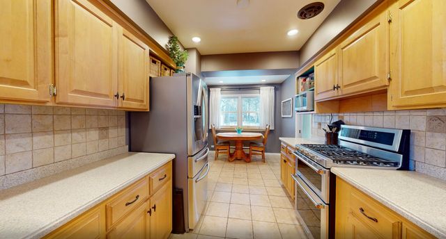 507 S I Oka Avenue, Mount Prospect, IL 60056