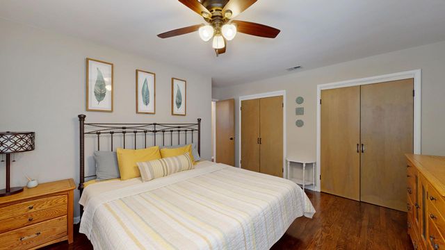 507 S I Oka Avenue, Mount Prospect, IL 60056