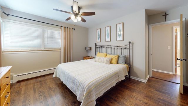 507 S I Oka Avenue, Mount Prospect, IL 60056