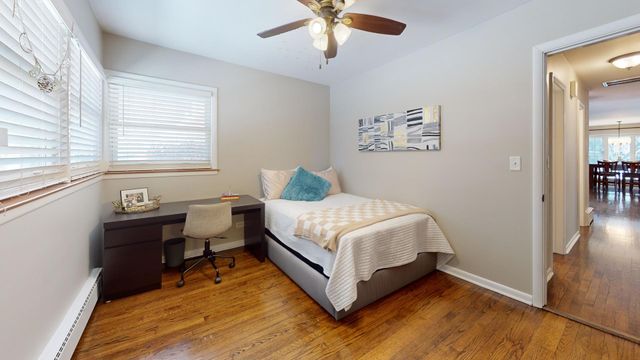 507 S I Oka Avenue, Mount Prospect, IL 60056