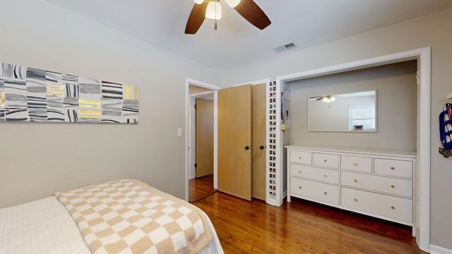 507 S I Oka Avenue, Mount Prospect, IL 60056