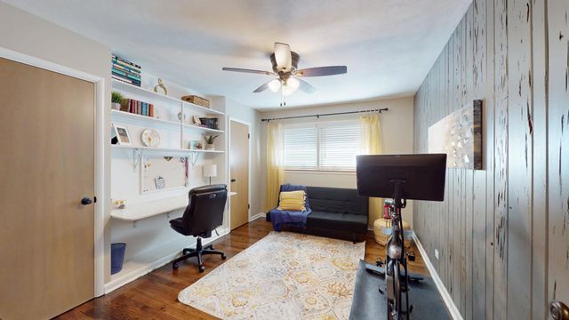 507 S I Oka Avenue, Mount Prospect, IL 60056