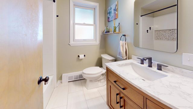 507 S I Oka Avenue, Mount Prospect, IL 60056