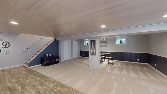 507 S I Oka Avenue, Mount Prospect, IL 60056