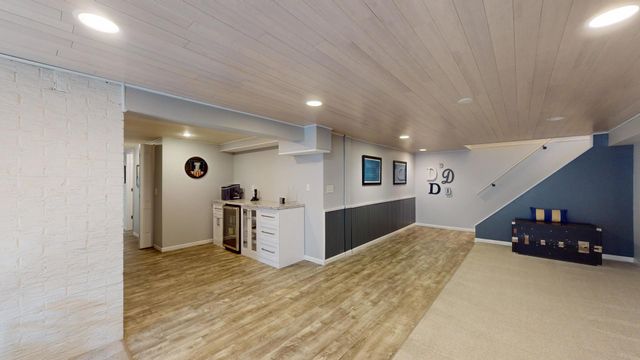 507 S I Oka Avenue, Mount Prospect, IL 60056