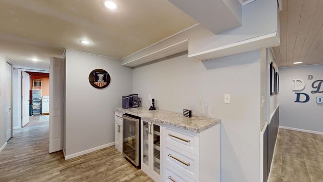 507 S I Oka Avenue, Mount Prospect, IL 60056