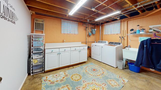 507 S I Oka Avenue, Mount Prospect, IL 60056