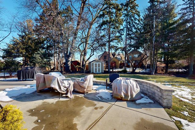 507 S I Oka Avenue, Mount Prospect, IL 60056