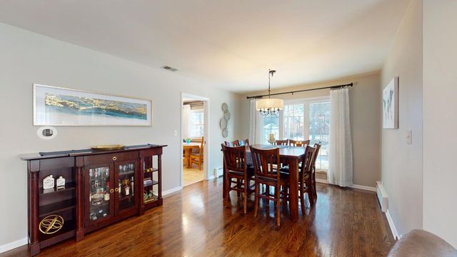 507 S I Oka Avenue, Mount Prospect, IL 60056