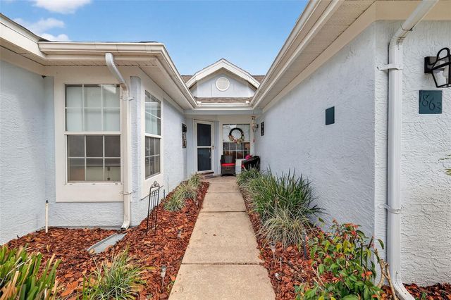 1863 COUNTRY CLUB BOULEVARD, Mount Dora, FL 32757