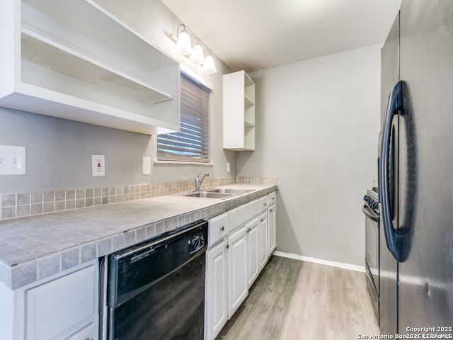 5830 Castle Yard, San Antonio, TX 78218