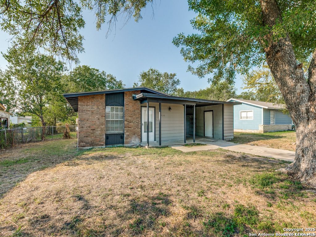 5830 Castle Yard, San Antonio, TX 78218